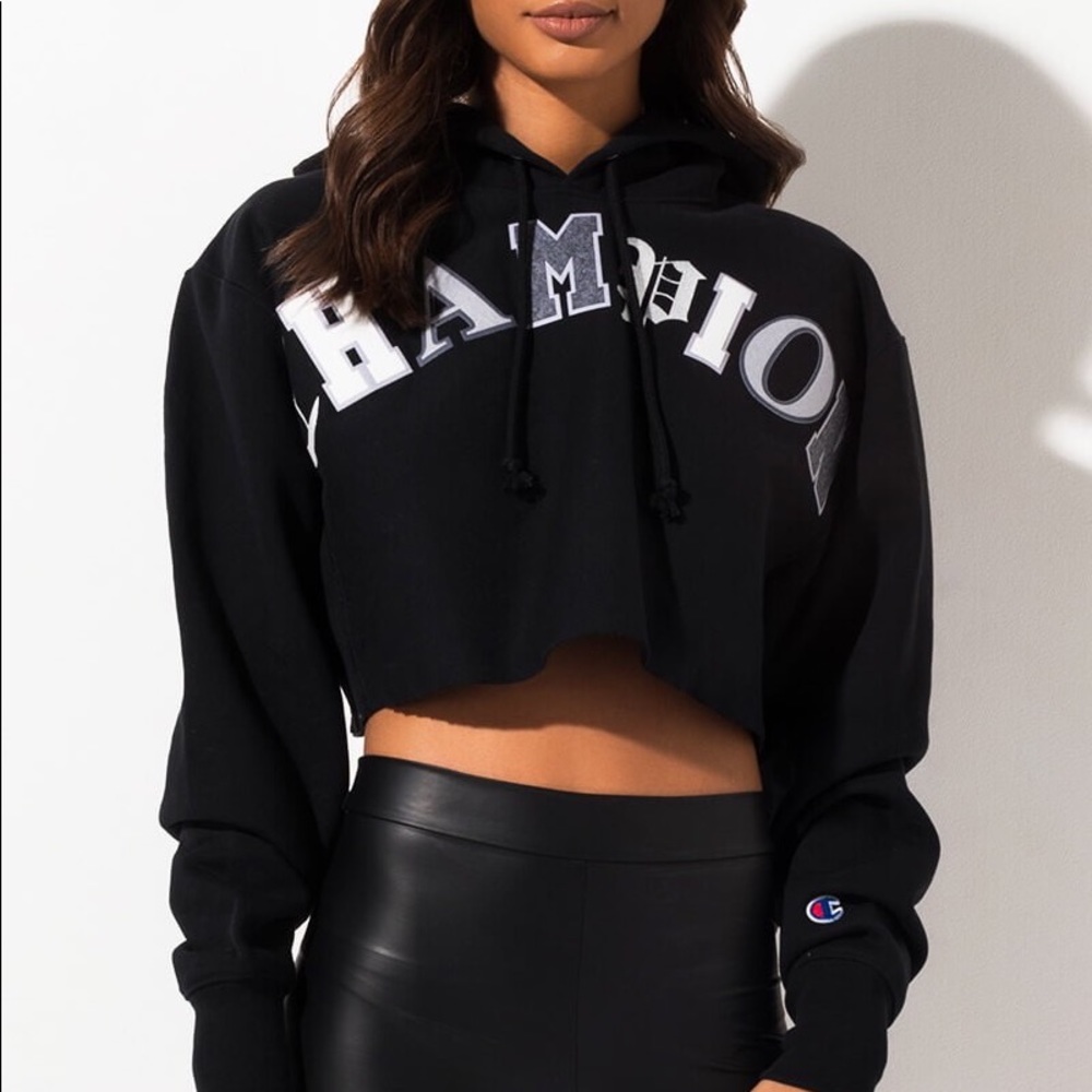 New champion black cropped hoodie graphic - Picture 2 of 9